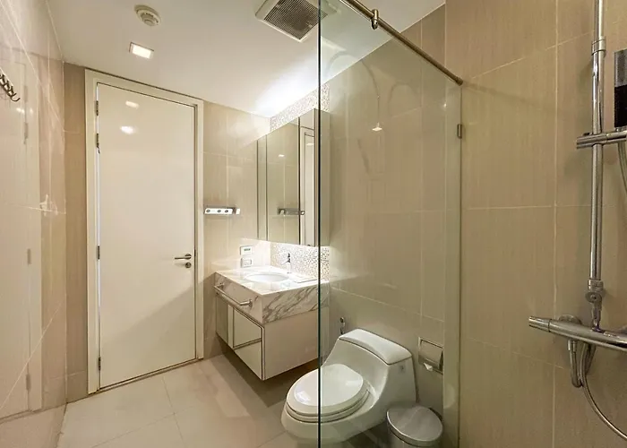 Near Mrt L Fully Furnish L Steam And Suana *