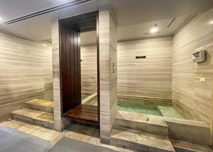 Near Mrt L Fully Furnish L Steam And Suana Bangkok